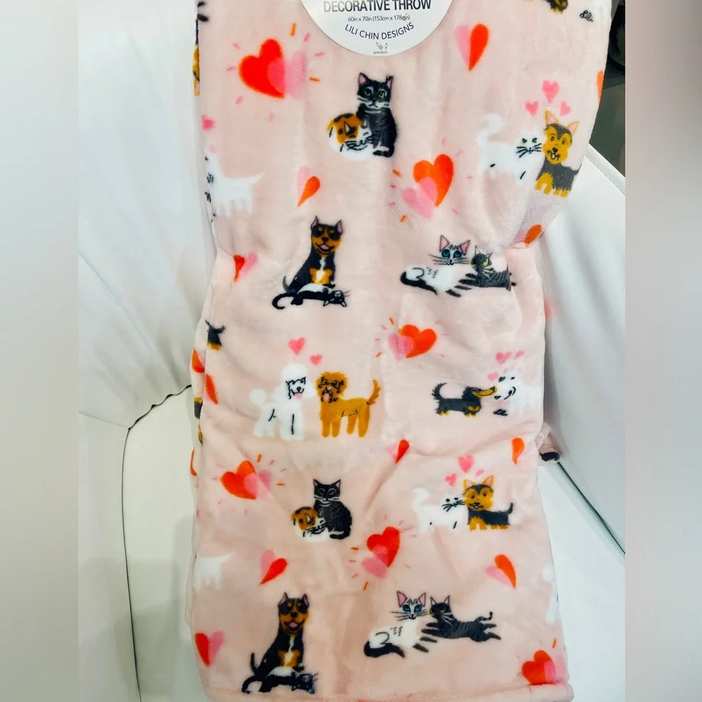 Valentine Cats & Dogs Dachshund Poodle  Pink Plush Throw blanket NWT 50”x70 NWT